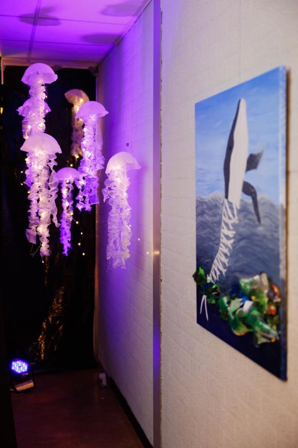 Foto: Bram Saeys; Pius X Eindexamen presentatie optreden, kunstwerken
