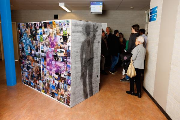 Foto: Bram Saeys; Pius X Eindexamen presentatie optreden, kunstwerken