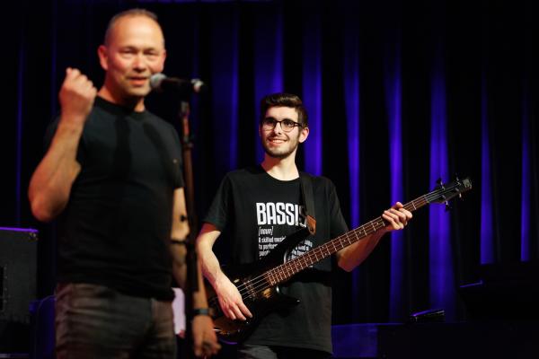 Foto: Bram Saeys; Pius X Eindexamen presentatie optreden, kunstwerken