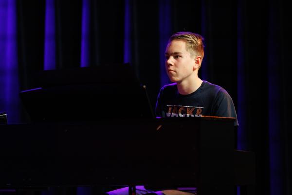 Foto: Bram Saeys; Pius X Eindexamen presentatie optreden, kunstwerken
