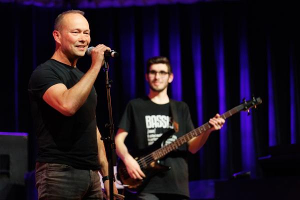 Foto: Bram Saeys; Pius X Eindexamen presentatie optreden, kunstwerken
