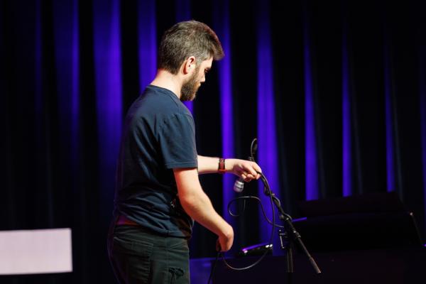 Foto: Bram Saeys; Pius X Eindexamen presentatie optreden, kunstwerken