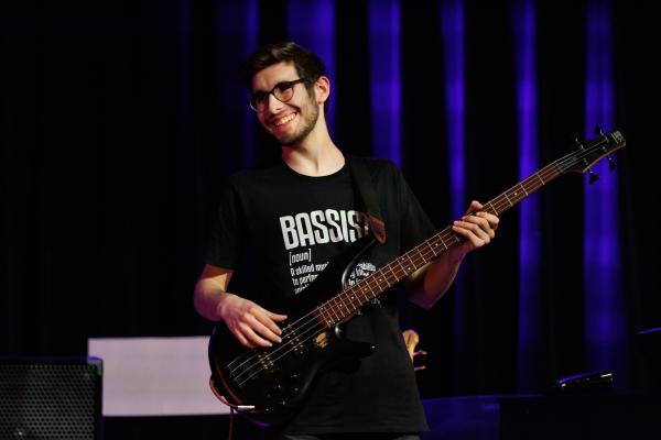 Foto: Bram Saeys; Pius X Eindexamen presentatie optreden, kunstwerken