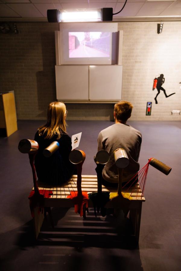 Foto: Bram Saeys; Pius X Eindexamen presentatie optreden, kunstwerken