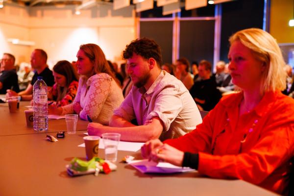 Foto: Bram Saeys; Pius X Eindexamen presentatie optreden, kunstwerken