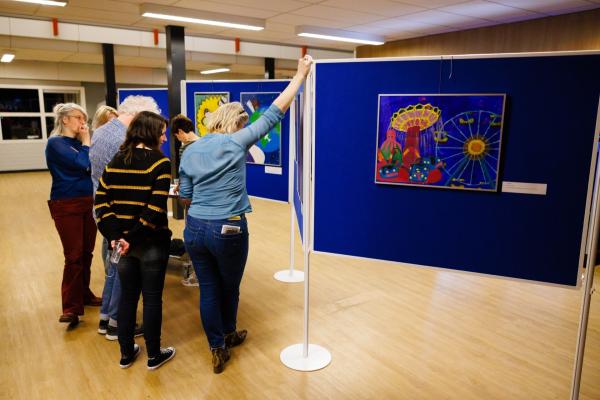 Foto: Bram Saeys; Pius X Eindexamen presentatie optreden, kunstwerken