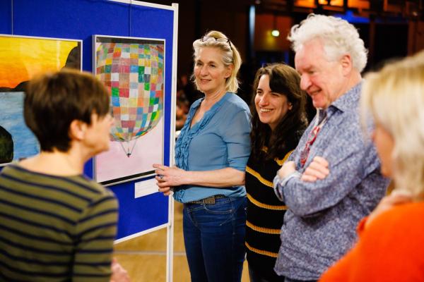 Foto: Bram Saeys; Pius X Eindexamen presentatie optreden, kunstwerken