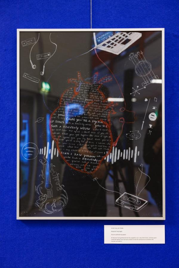Foto: Bram Saeys; Pius X Eindexamen presentatie optreden, kunstwerken