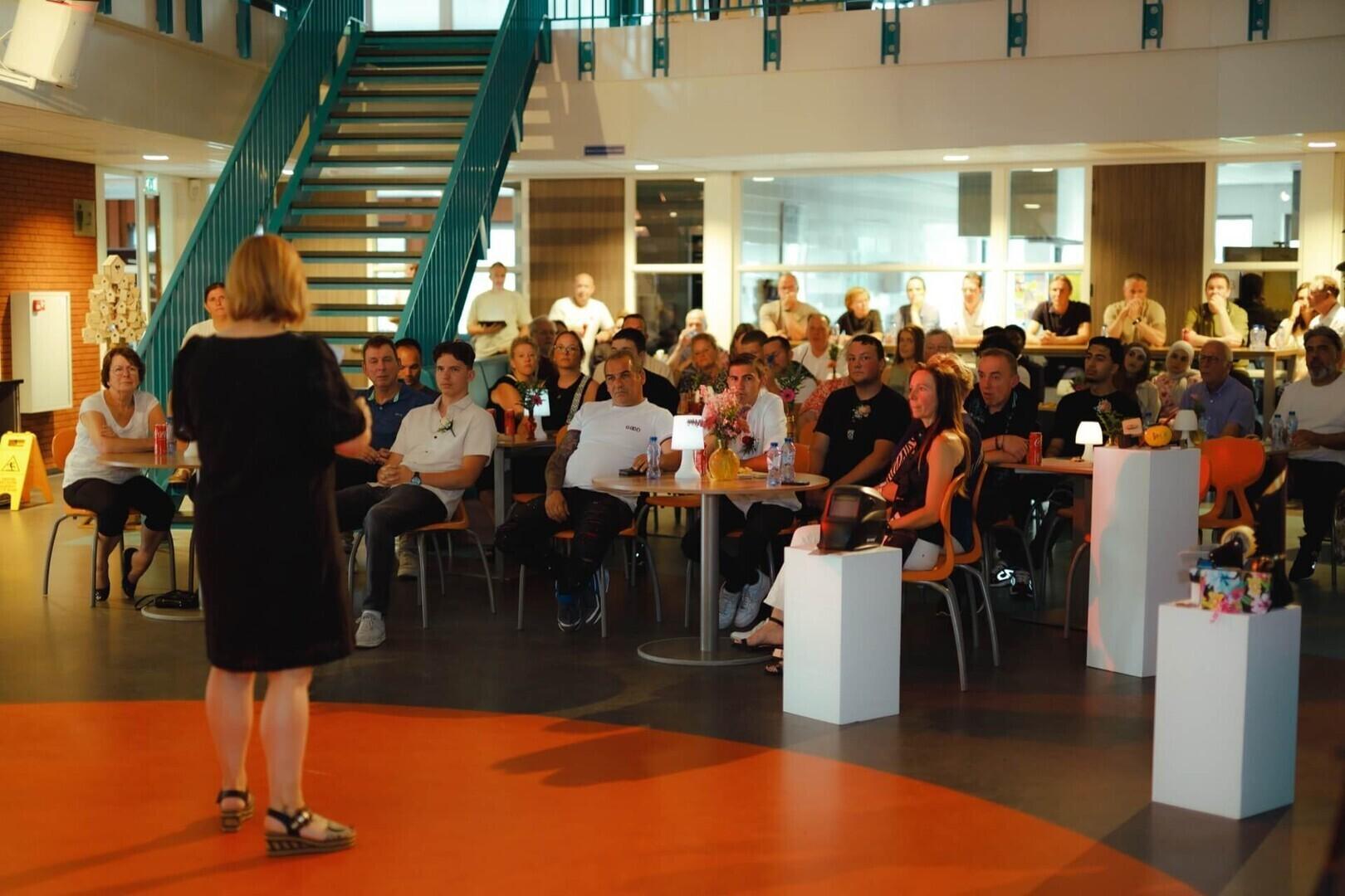 Foto's diplomauitreikingen